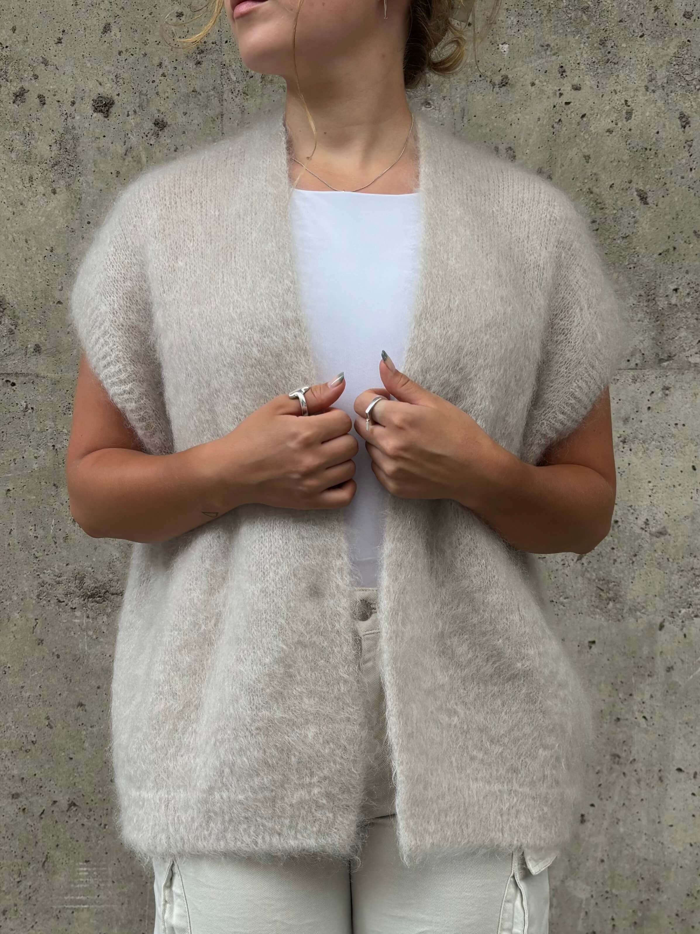 Smooth kid mohair cardigan sleeveless