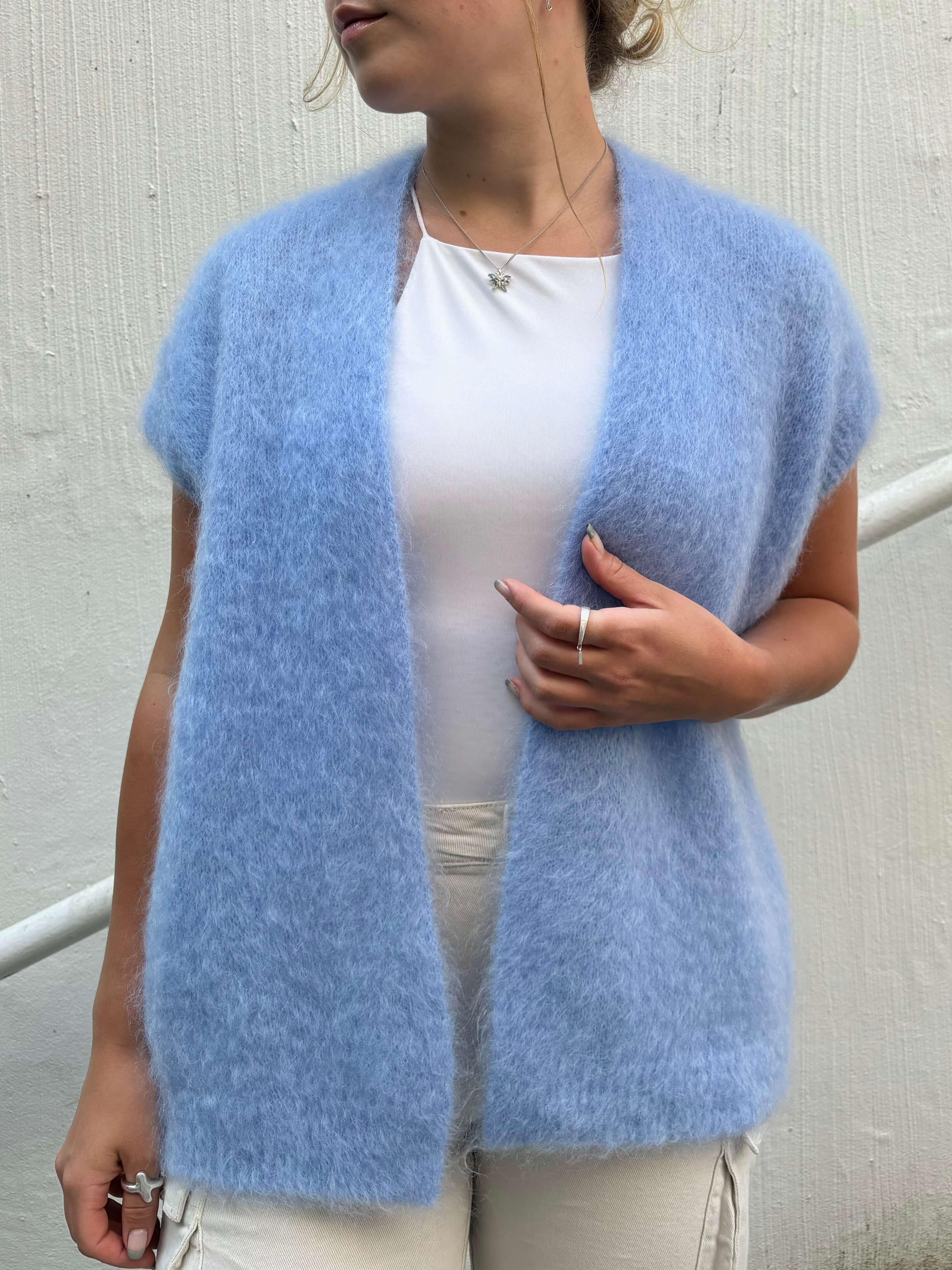 Smooth kid mohair cardigan sleeveless