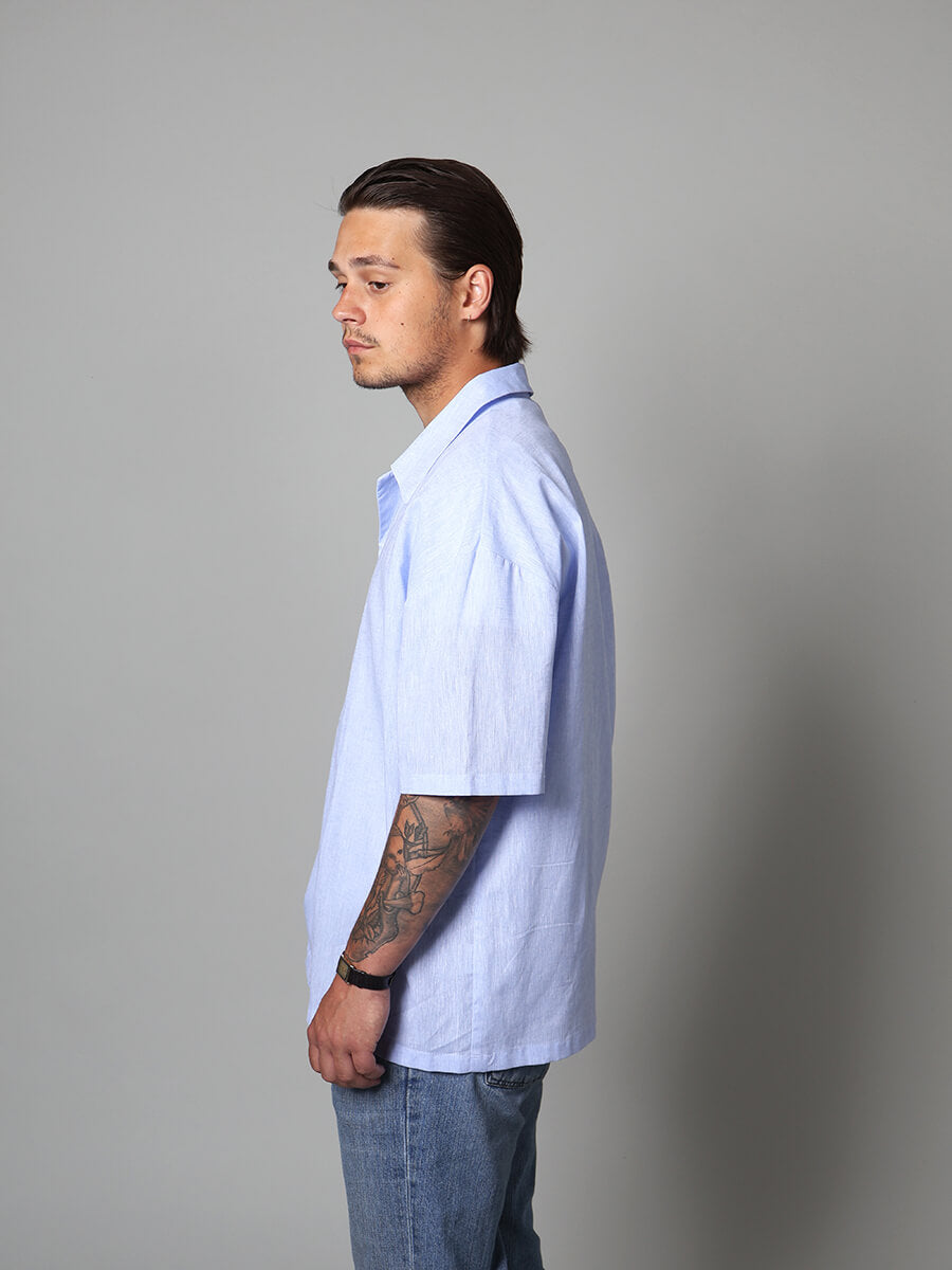Relaxed fit short-sleeved collared shirt
