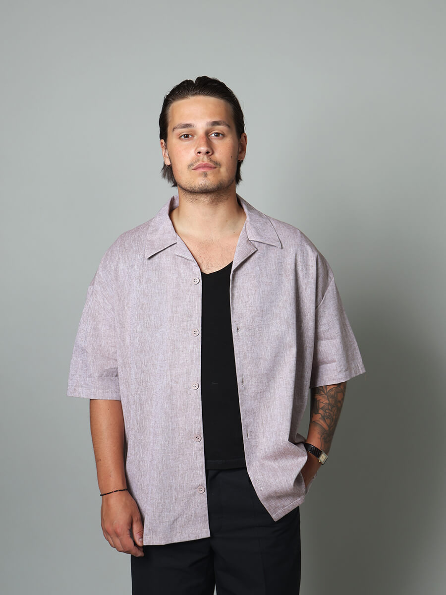Relaxed fit short-sleeved collared shirt