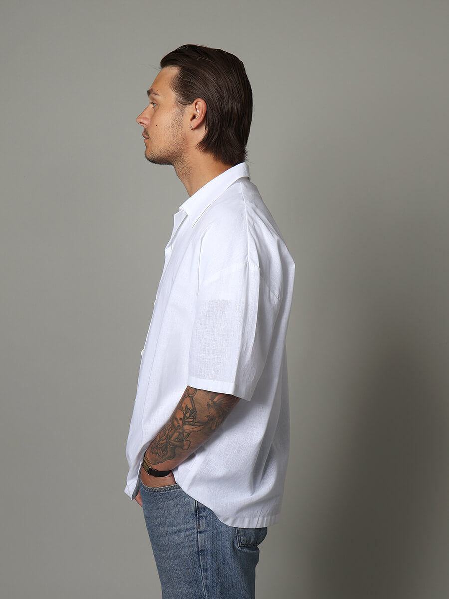 Relaxed fit short-sleeved collared shirt