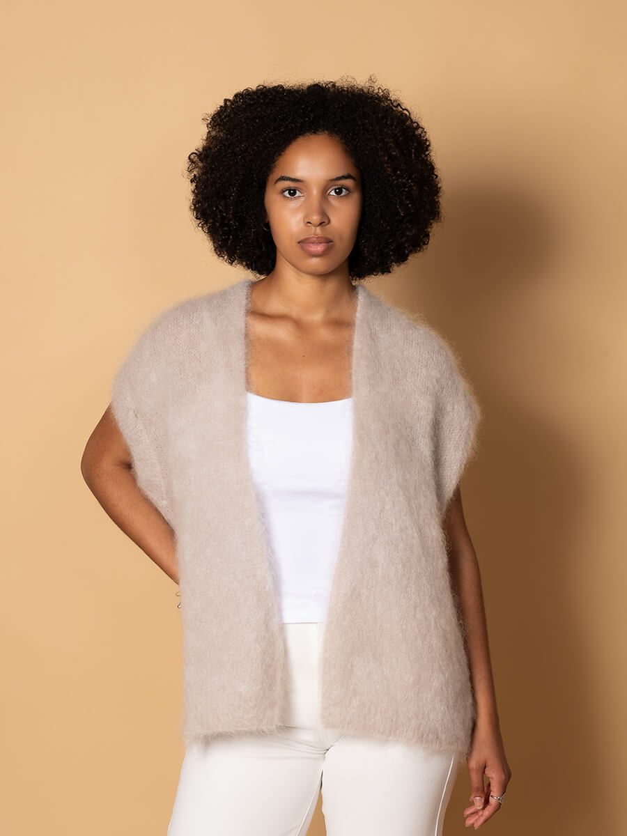 Smooth kid mohair cardigan sleeveless