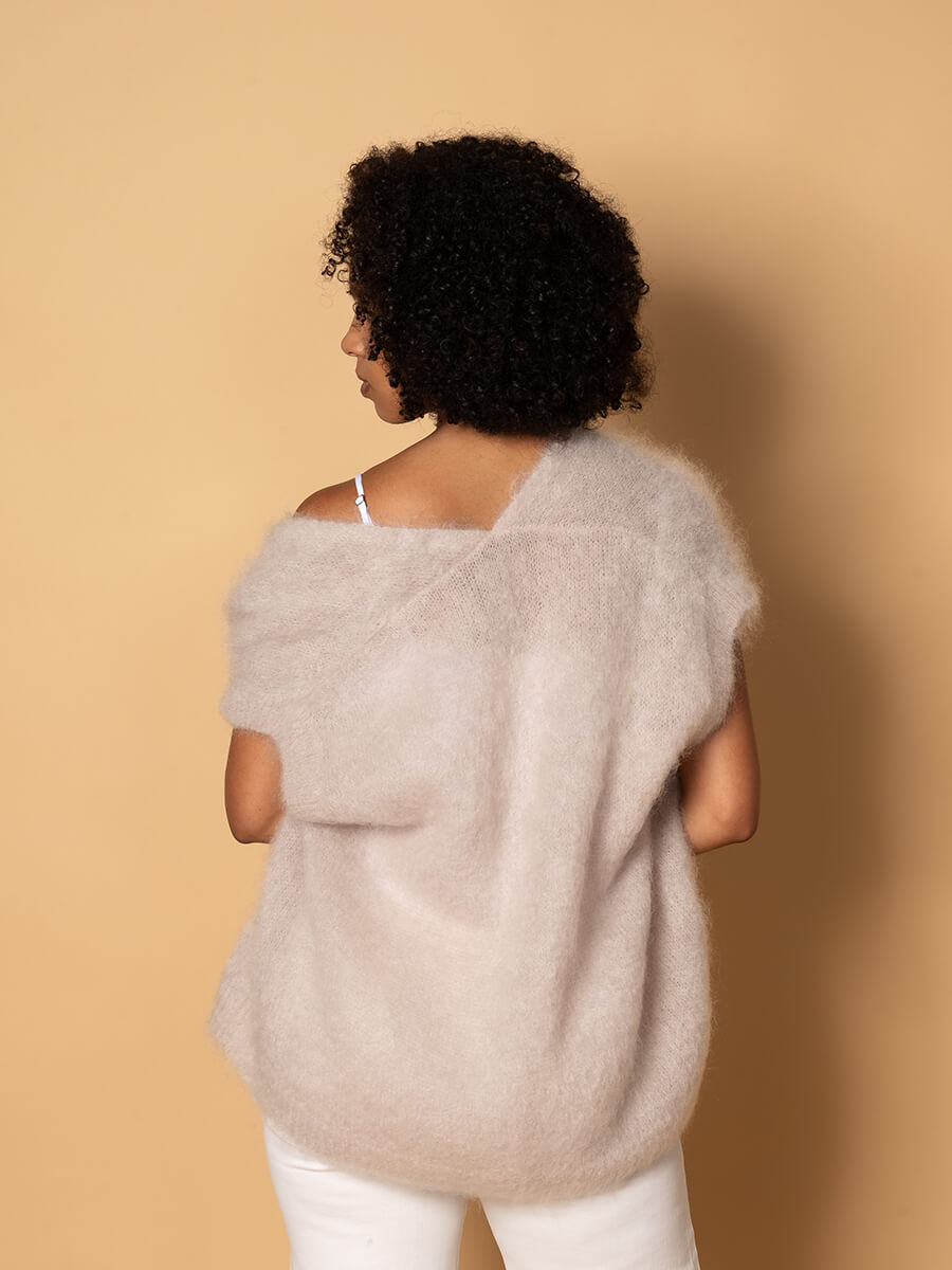 Smooth kid mohair cardigan sleeveless