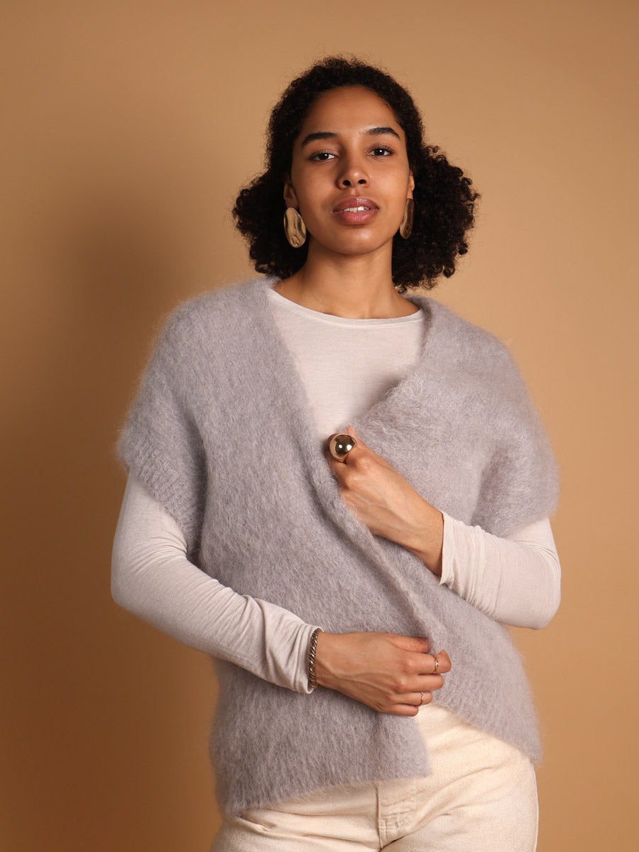 Smooth kid mohair cardigan sleeveless